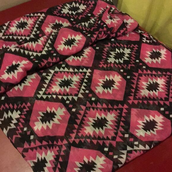 Aztec Print Scarf - Picture 1 of 3
